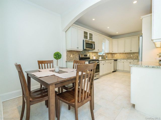 28 Monroe Street, Port Washington, NY 11050