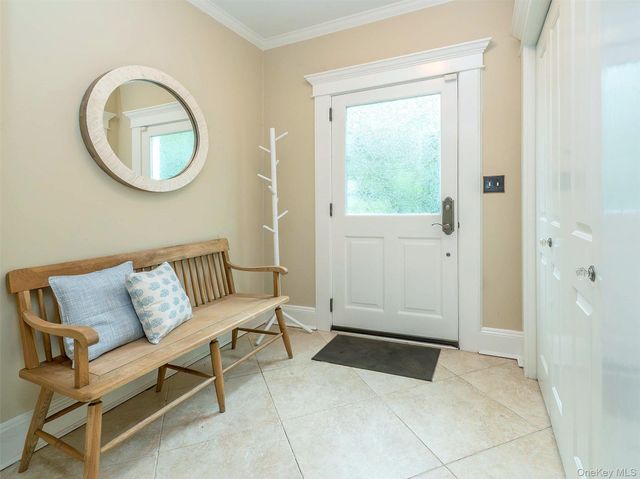 28 Monroe Street, Port Washington, NY 11050