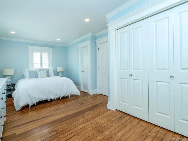 28 Monroe Street, Port Washington, NY 11050