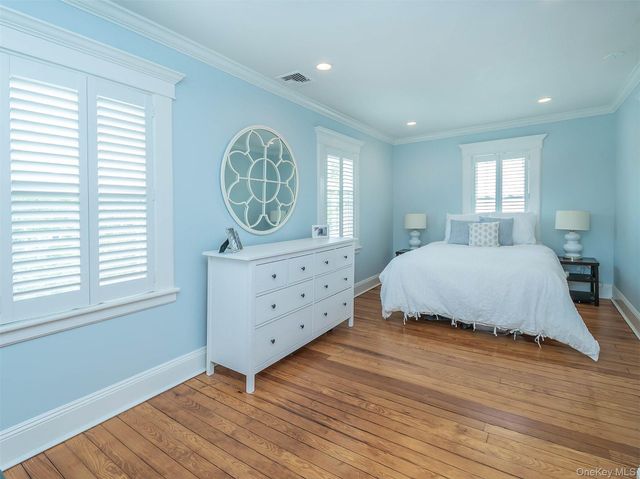 28 Monroe Street, Port Washington, NY 11050