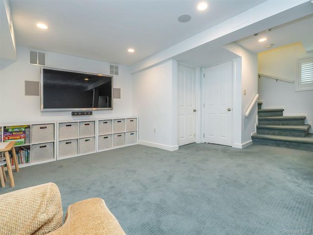 28 Monroe Street, Port Washington, NY 11050