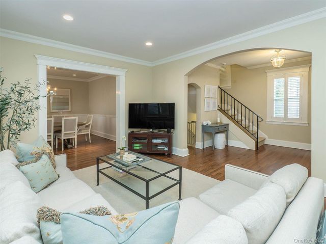 28 Monroe Street, Port Washington, NY 11050