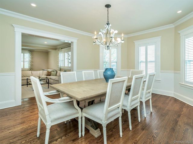 28 Monroe Street, Port Washington, NY 11050