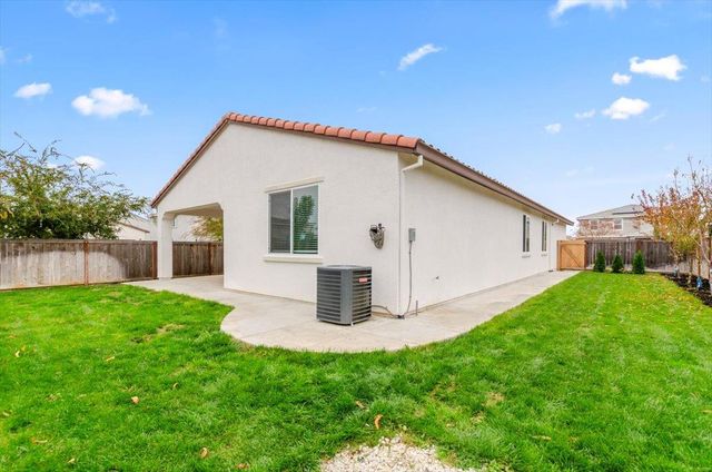 2052 Englebright Way, Plumas Lake, CA 95961