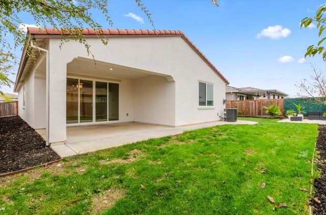 2052 Englebright Way, Plumas Lake, CA 95961