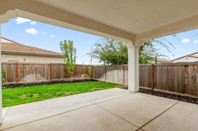 2052 Englebright Way, Plumas Lake, CA 95961