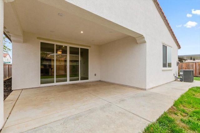 2052 Englebright Way, Plumas Lake, CA 95961