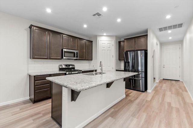 2052 Englebright Way, Plumas Lake, CA 95961