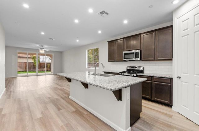 2052 Englebright Way, Plumas Lake, CA 95961