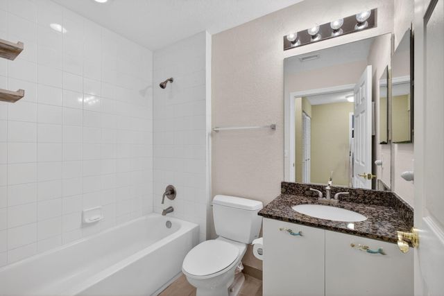 59 SE Palermo Court 106, Stuart, FL 34994