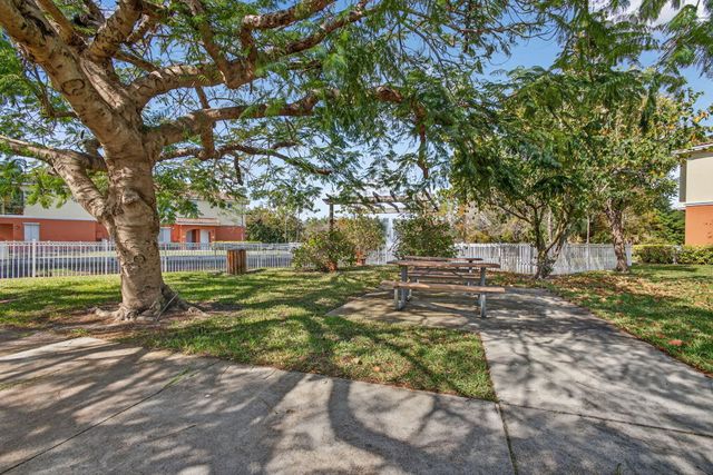 59 SE Palermo Court 106, Stuart, FL 34994