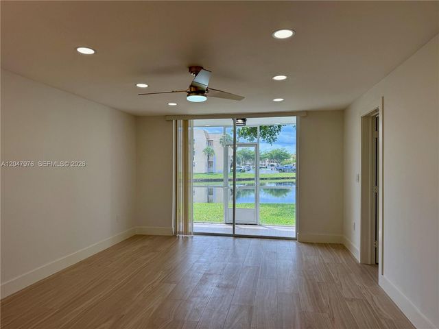 8600 Sunrise Lakes Boulevard 102, Sunrise, FL 33322