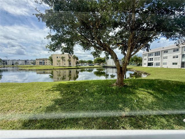 8600 Sunrise Lakes Boulevard 102, Sunrise, FL 33322