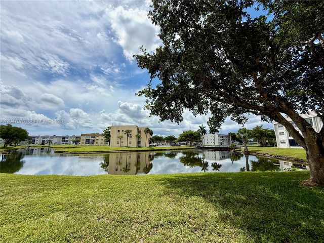 8600 Sunrise Lakes Boulevard 102, Sunrise, FL 33322
