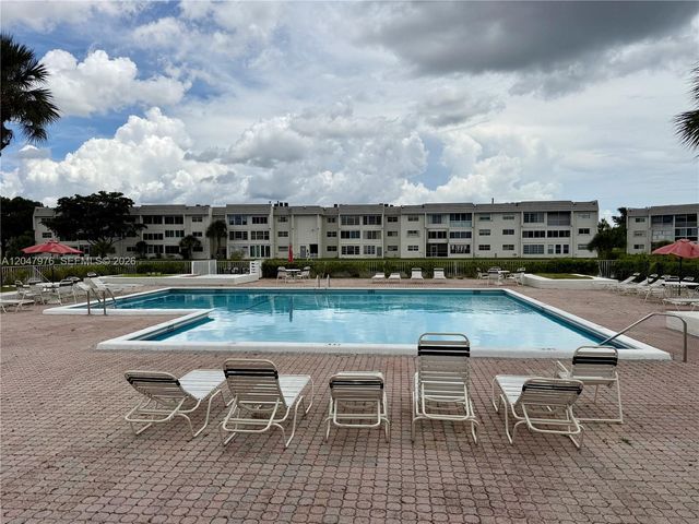 8600 Sunrise Lakes Boulevard 102, Sunrise, FL 33322