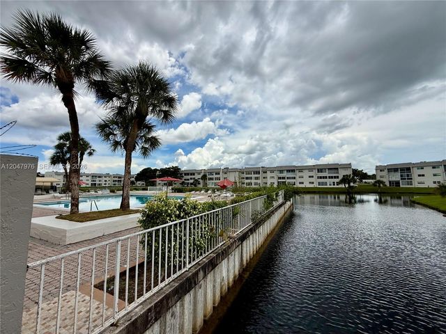 8600 Sunrise Lakes Boulevard 102, Sunrise, FL 33322
