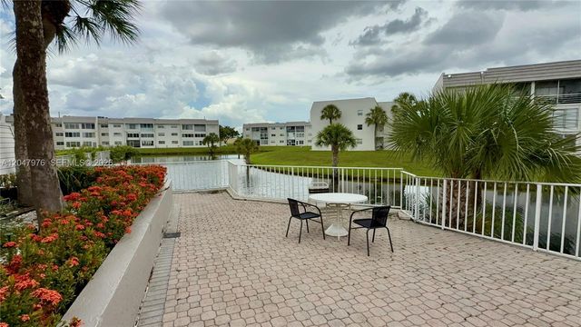 8600 Sunrise Lakes Boulevard 102, Sunrise, FL 33322