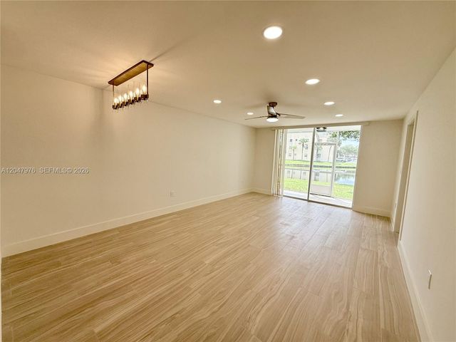 8600 Sunrise Lakes Boulevard 102, Sunrise, FL 33322