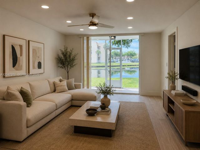 8600 Sunrise Lakes Boulevard 102, Sunrise, FL 33322