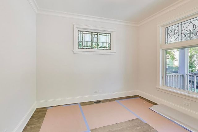 3902 N Hamilton Avenue, Chicago, IL 60618