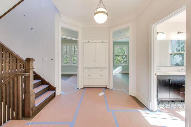 3902 N Hamilton Avenue, Chicago, IL 60618