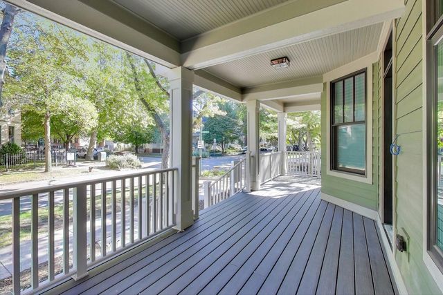 3902 N Hamilton Avenue, Chicago, IL 60618