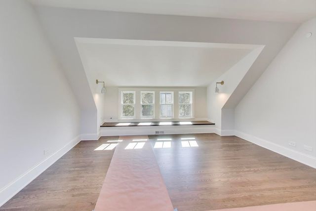 3902 N Hamilton Avenue, Chicago, IL 60618