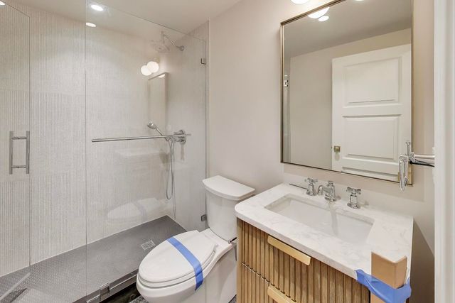 3902 N Hamilton Avenue, Chicago, IL 60618