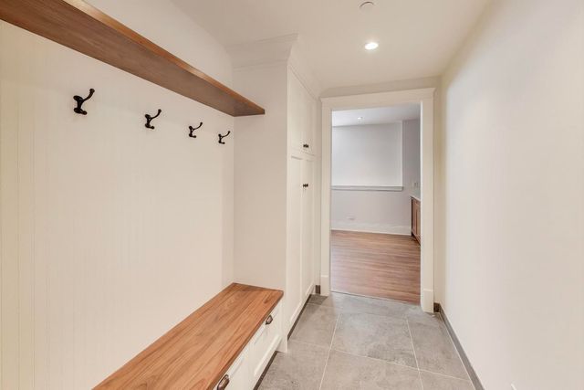 3902 N Hamilton Avenue, Chicago, IL 60618