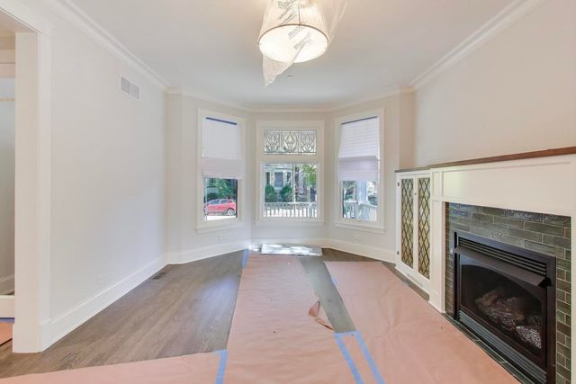 3902 N Hamilton Avenue, Chicago, IL 60618