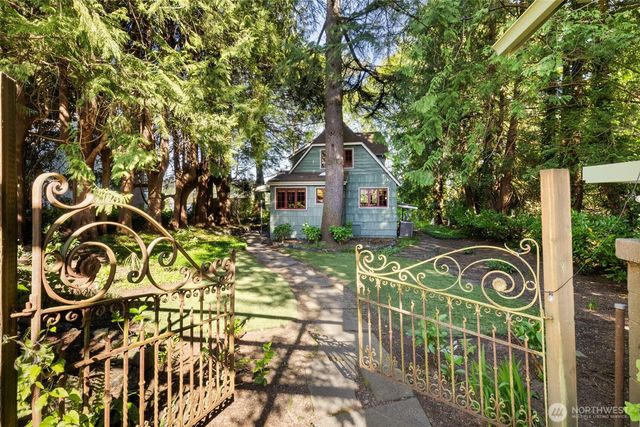 2022 Taft Avenue, Bremerton, WA 98312