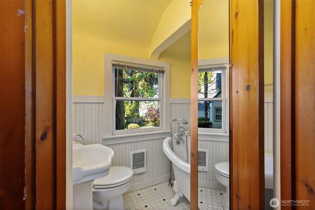 2022 Taft Avenue, Bremerton, WA 98312