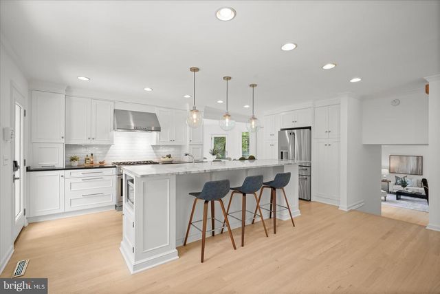 6204 REDWING CT, Bethesda, MD 20817