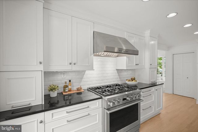 6204 REDWING CT, Bethesda, MD 20817