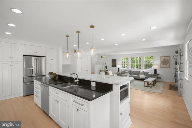6204 REDWING CT, Bethesda, MD 20817