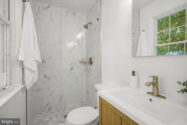 6204 REDWING CT, Bethesda, MD 20817