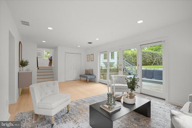 6204 REDWING CT, Bethesda, MD 20817