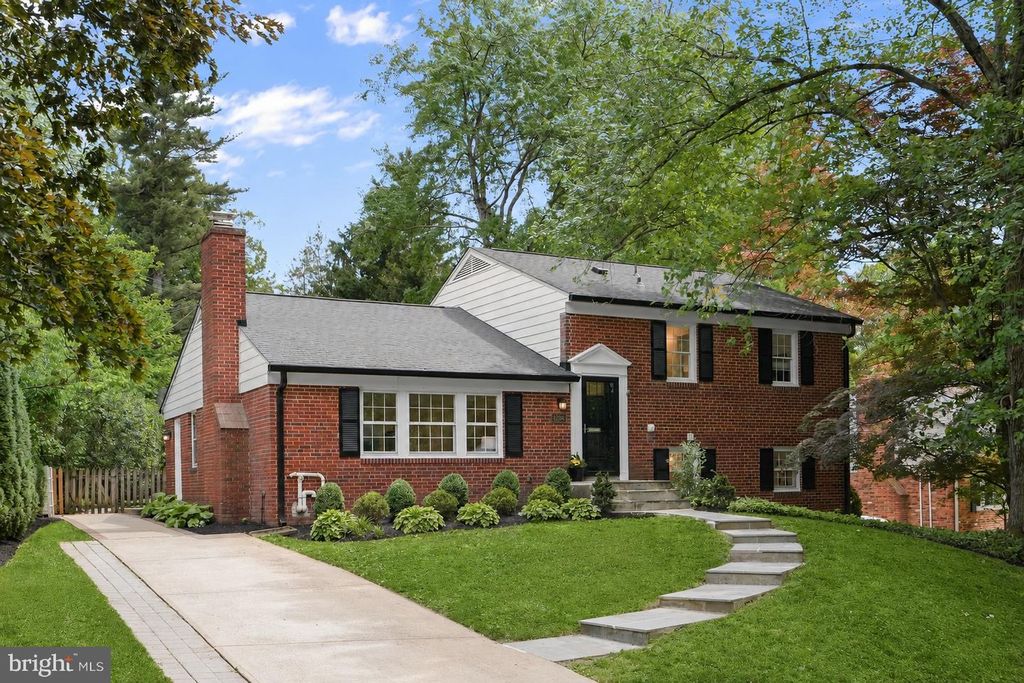 6204 REDWING CT, Bethesda, MD 20817