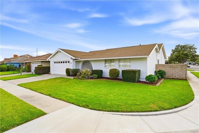 17915 Santa Olivia, Fountain Valley, CA 92708