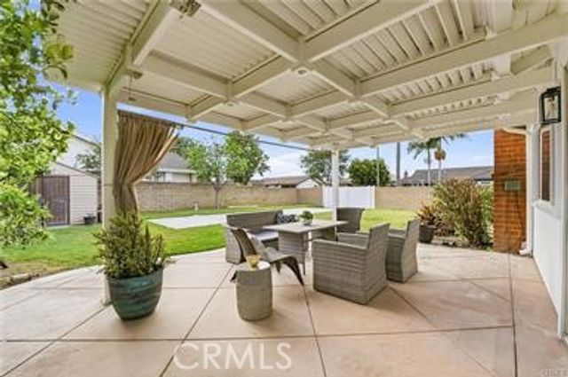 17915 Santa Olivia, Fountain Valley, CA 92708