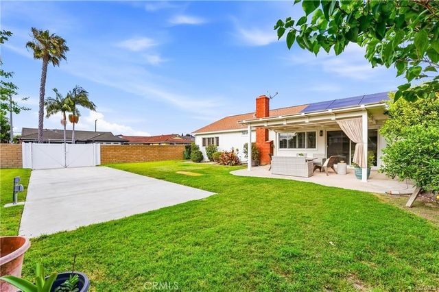17915 Santa Olivia, Fountain Valley, CA 92708