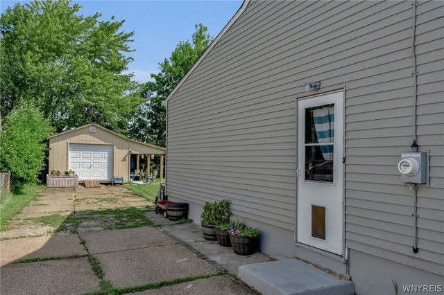 34 Clover Place, Cheektowaga, NY 14225