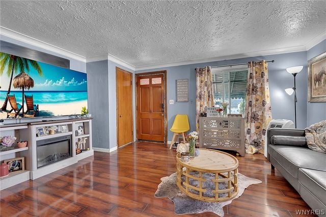 34 Clover Place, Cheektowaga, NY 14225