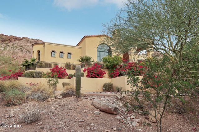 4836 E White Gates Drive, Phoenix, AZ 85018
