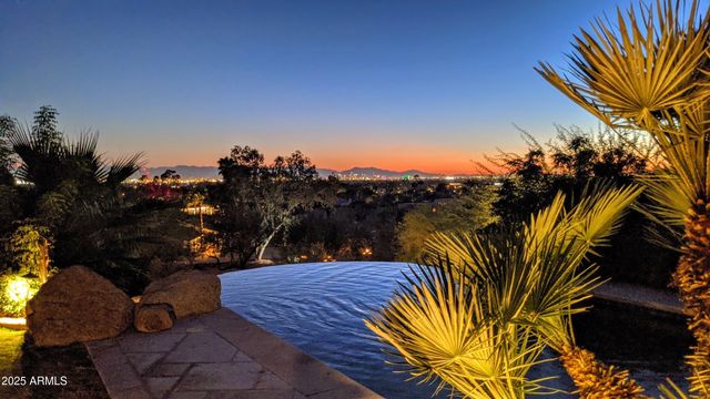 4836 E White Gates Drive, Phoenix, AZ 85018