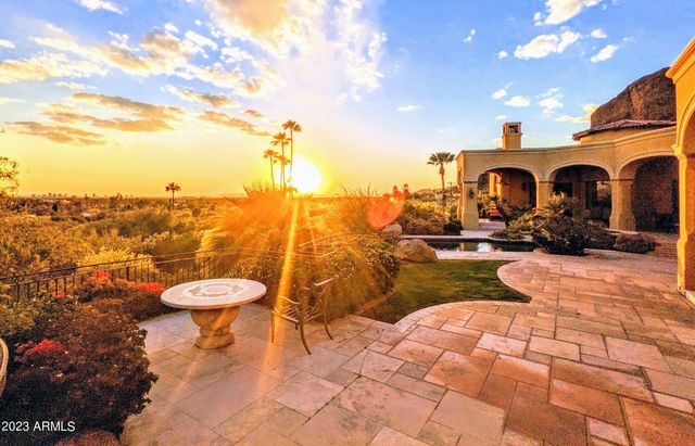 4836 E White Gates Drive, Phoenix, AZ 85018