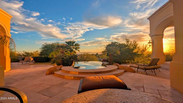 4836 E White Gates Drive, Phoenix, AZ 85018