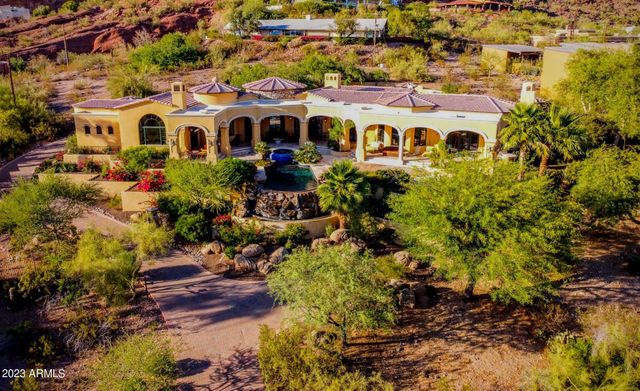 4836 E White Gates Drive, Phoenix, AZ 85018