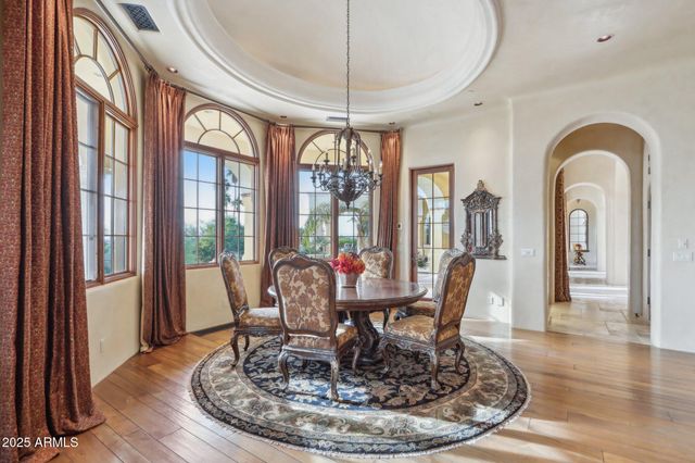 4836 E White Gates Drive, Phoenix, AZ 85018