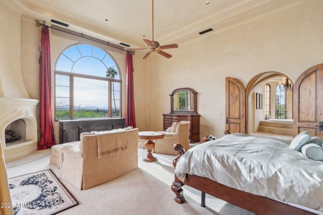 4836 E White Gates Drive, Phoenix, AZ 85018